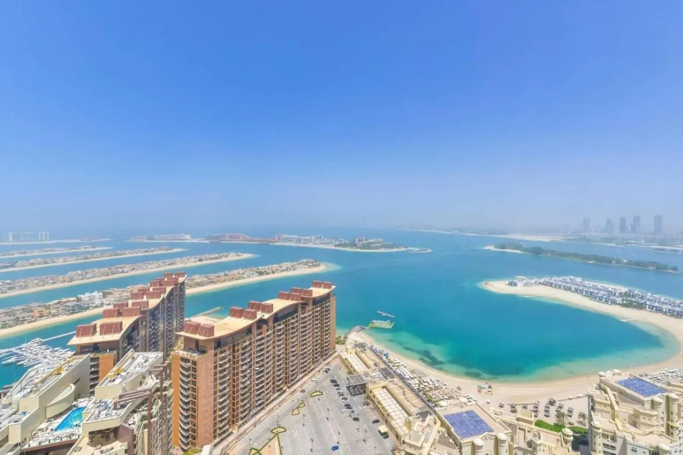 Apartment Iconic Views At The Palm Tower Suite Vista Oases Dubai United Arab Emirates