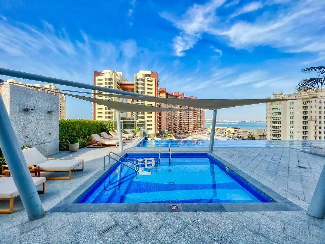 Apartment Iconic Views At The Palm Tower Suite Vista Oases Dubai United Arab Emirates
