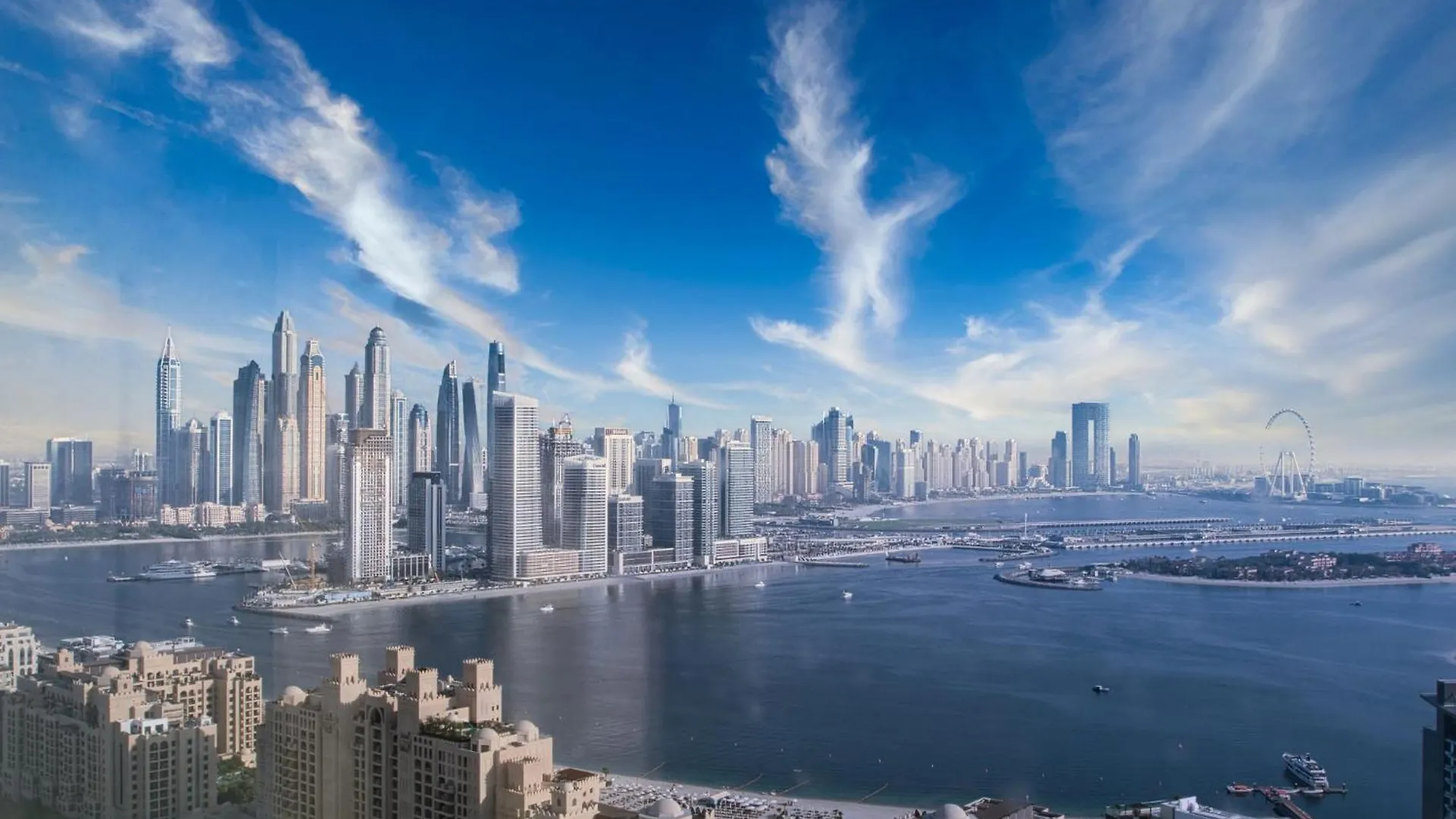 Iconic Views At The Palm Tower Suite Vista Oases Dubai United Arab Emirates