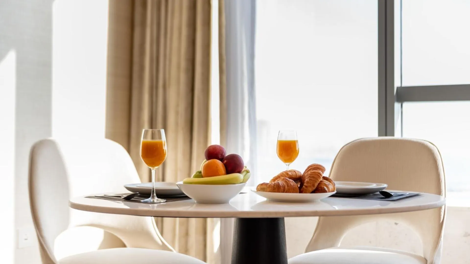 Apartment Iconic Views At The Palm Tower Suite Vista Oases Dubai
