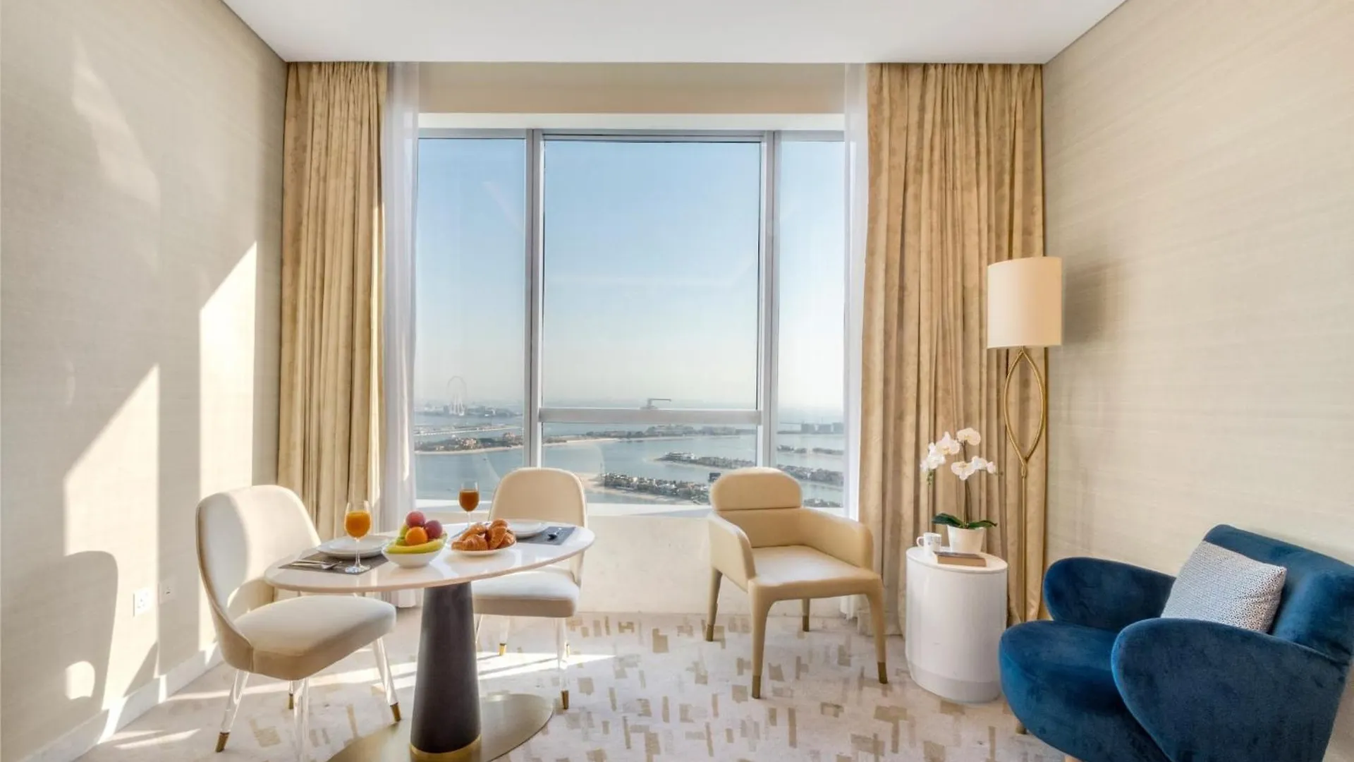 Apartment Iconic Views At The Palm Tower Suite Vista Oases Dubai United Arab Emirates